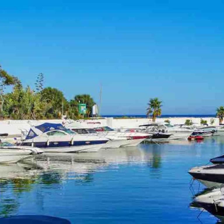 Cabopino Beach & Marina Apartment - One-Bedroom Apartment - 9