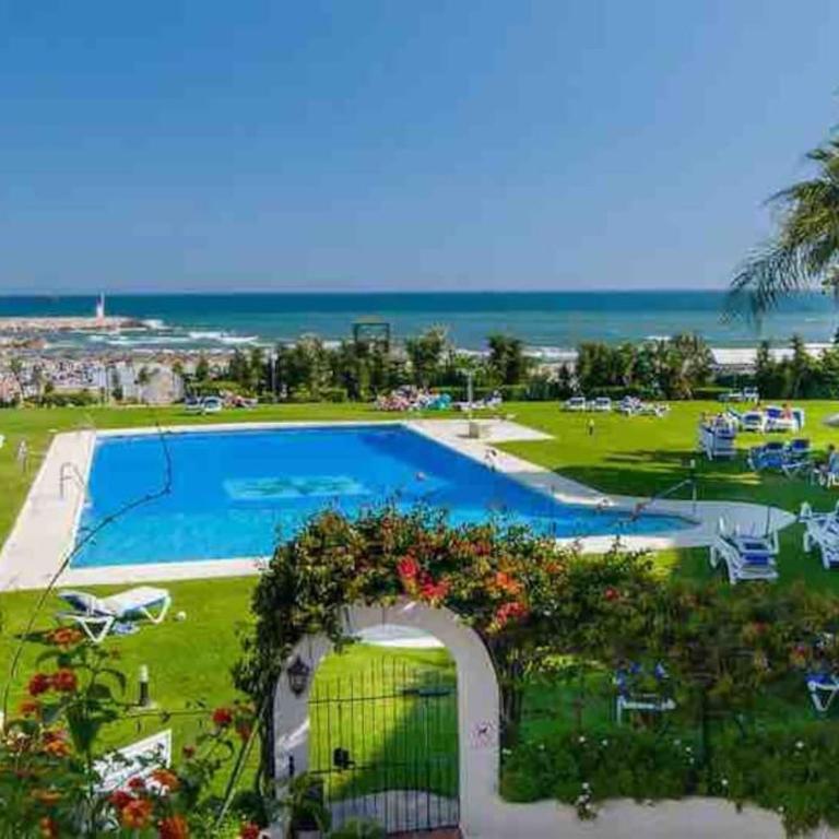 Cabopino Beach & Marina Apartment - One-Bedroom Apartment - 18