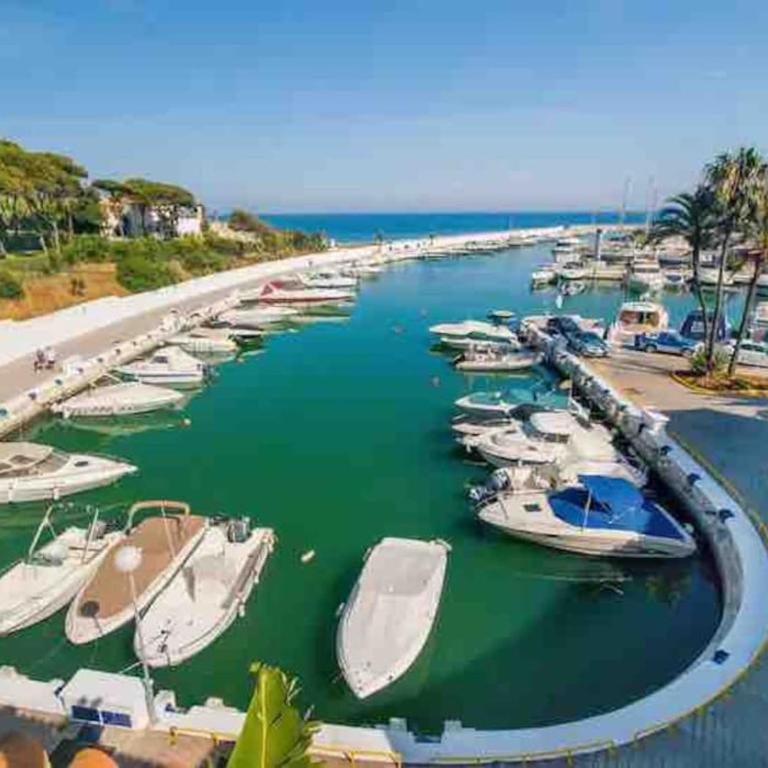Cabopino Beach & Marina Apartment - One-Bedroom Apartment - 19