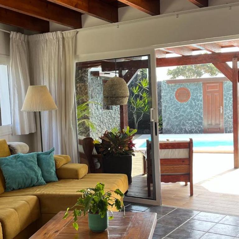 Casa Chic Lanzarote - Villa with Private Pool - 9