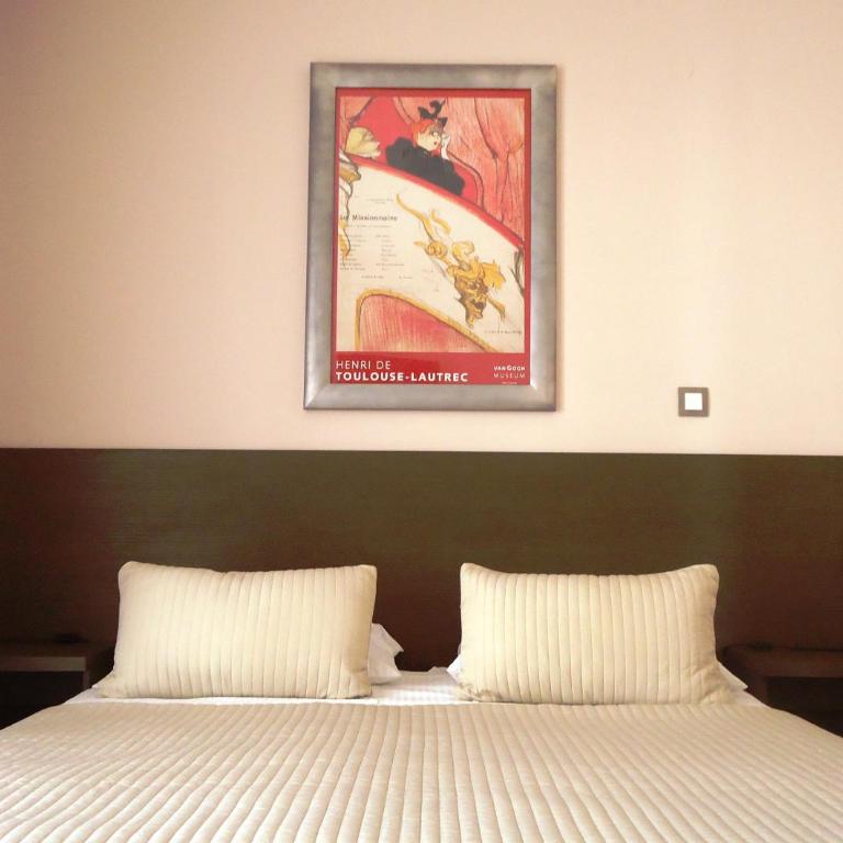 Hotel Divan - Standardna Dvokrevetna Soba sa Bračnim Krevetom/Zasebnim Krevetima - 37
