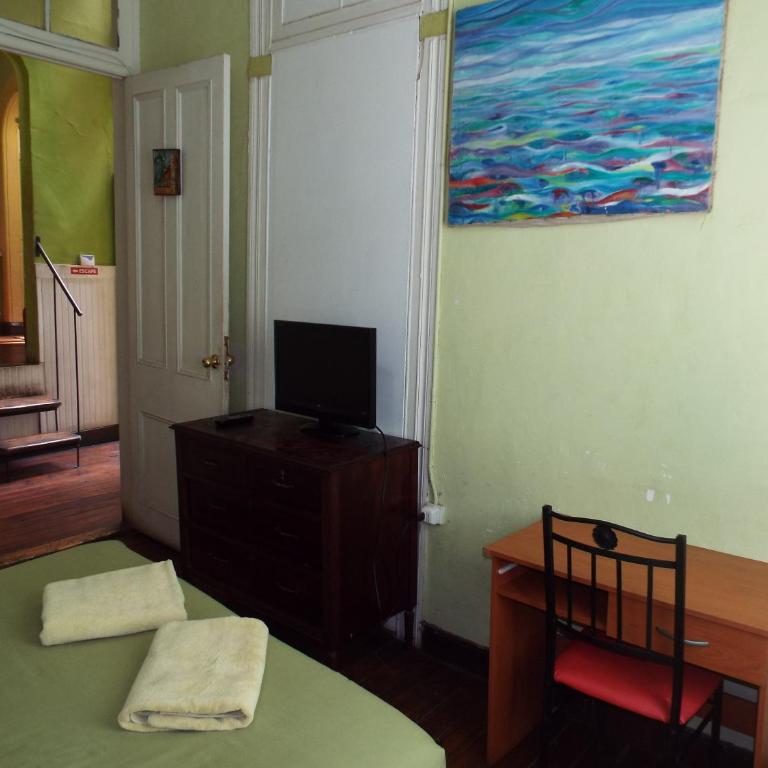 Hostal Casa Verde Limón - Double Room with Shared Bathroom - 2