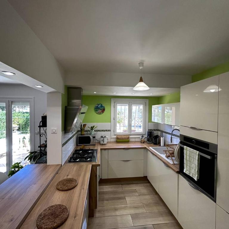 Sublime Villa Climatisée Familiale avec Extérieurs Spacieux – Quartier Calme - FR-1-388-215 - Villa - 3