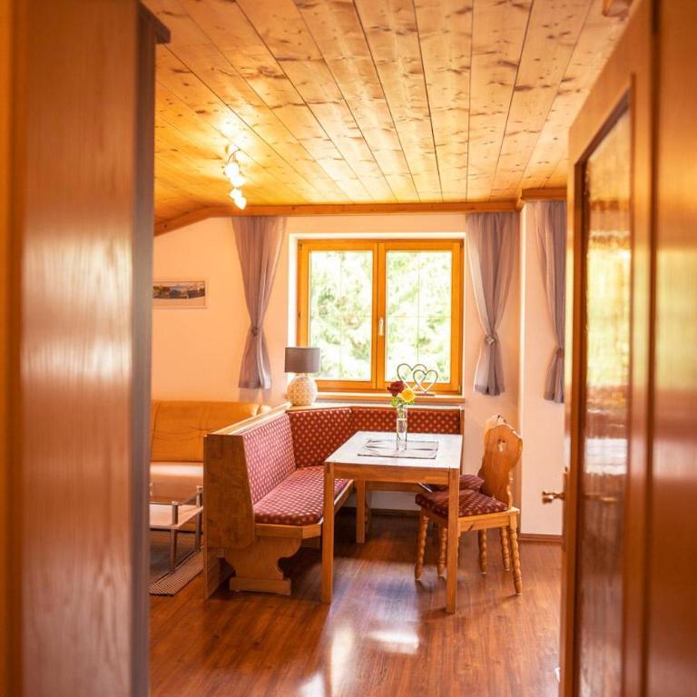 Aparthaus Winkler - Apartment mit Aussicht und Balkon - 4