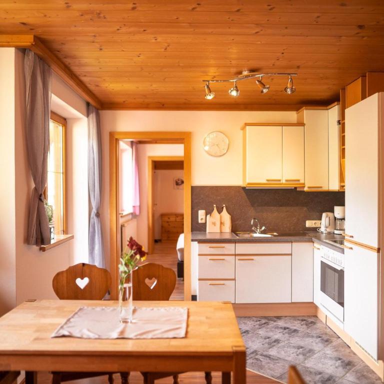 Aparthaus Winkler - Apartment mit Aussicht und Balkon - 9