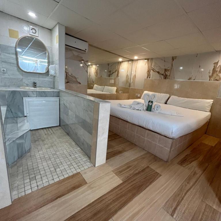 Hostal Avenida Andalucia - Solo Adultos - Habitación Doble con bañera de hidromasaje - 18