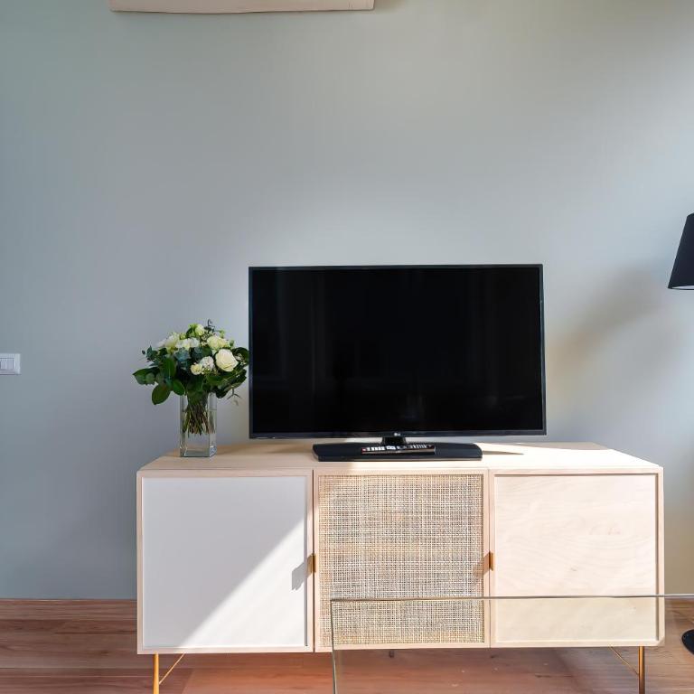 Milan Adore - Extra Large 1 Bedroom Apartment with Sofa Bed - 6