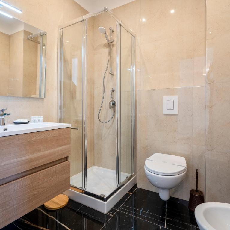 GuestHost - Central & Elegant Loft - with Balcony - Monolocale con Balcone - 5