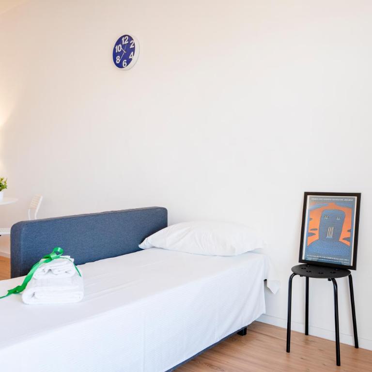 GuestHost - Central & Elegant Loft - with Balcony - Monolocale con Balcone - 9