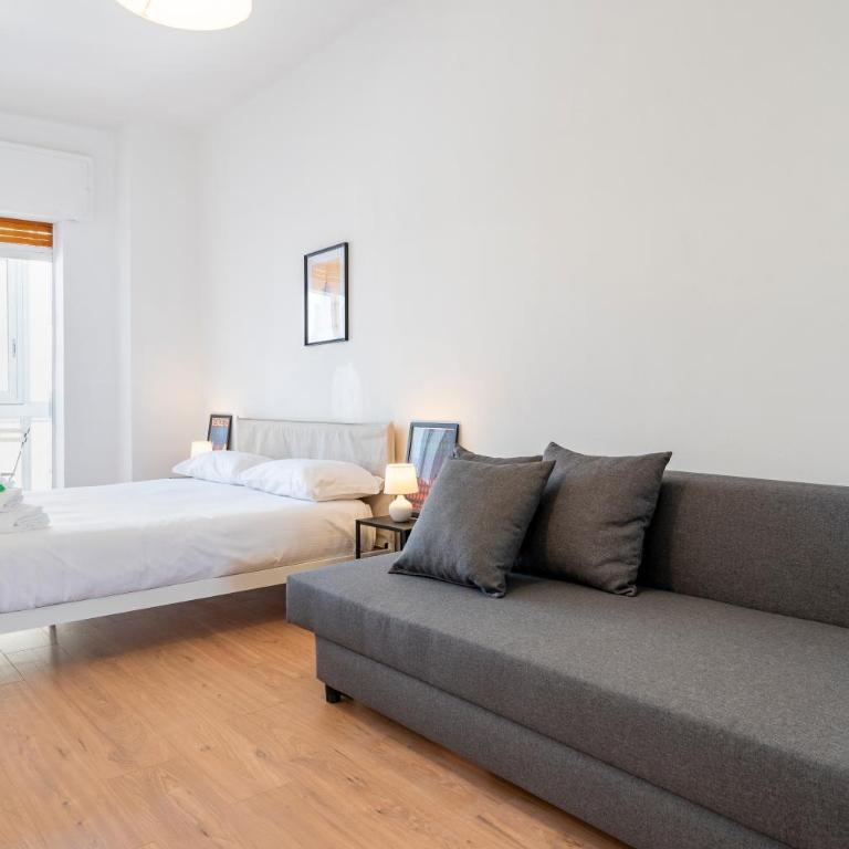 GuestHost - Central & Elegant Loft - with Balcony - Monolocale con Balcone - 10