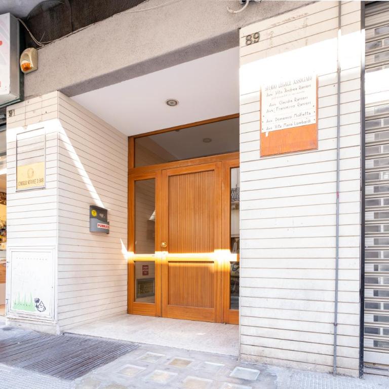 GuestHost - Central & Elegant Loft - with Balcony - Monolocale con Balcone - 15