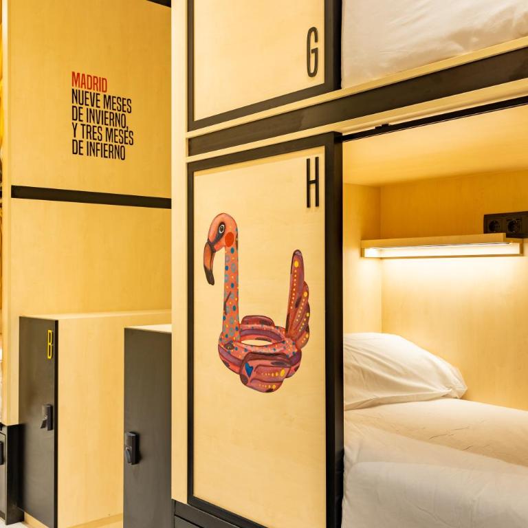 Petit Hostel Palacio Real - Cama en habitación compartida mixta de 12 camas - 5