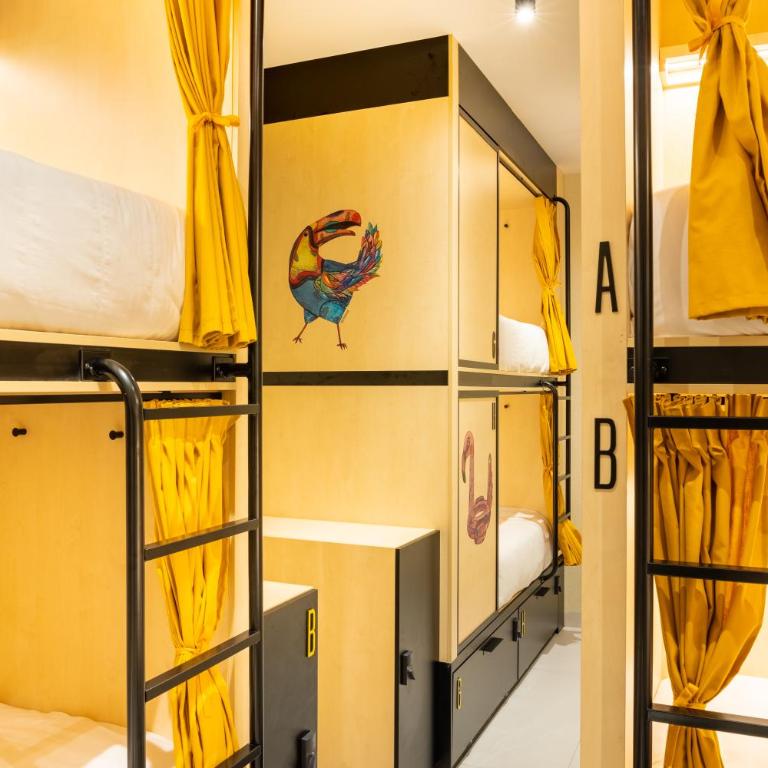 Petit Hostel Palacio Real - Cama en habitación compartida mixta de 12 camas - 6