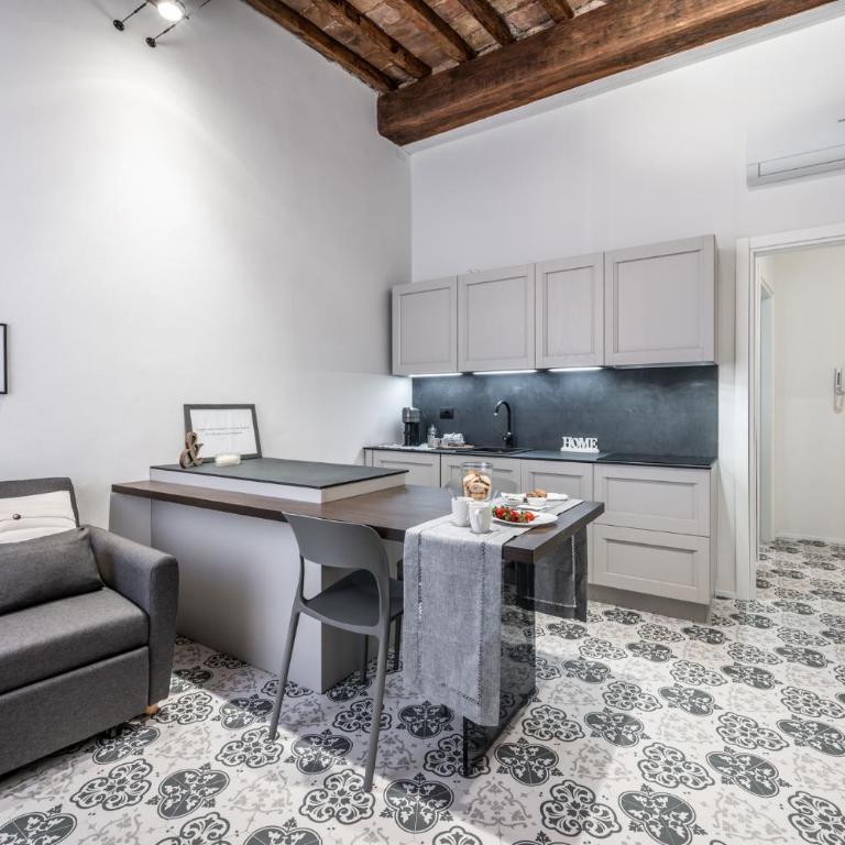 Emilia Suite Palace - Appartamento con 1 Camera da Letto - 2