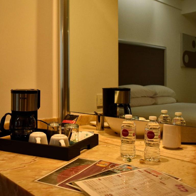 Ramada by Wyndham Mexico City Santa Fe - 1 Kind Bed, Suite, Non-Smoking - 3