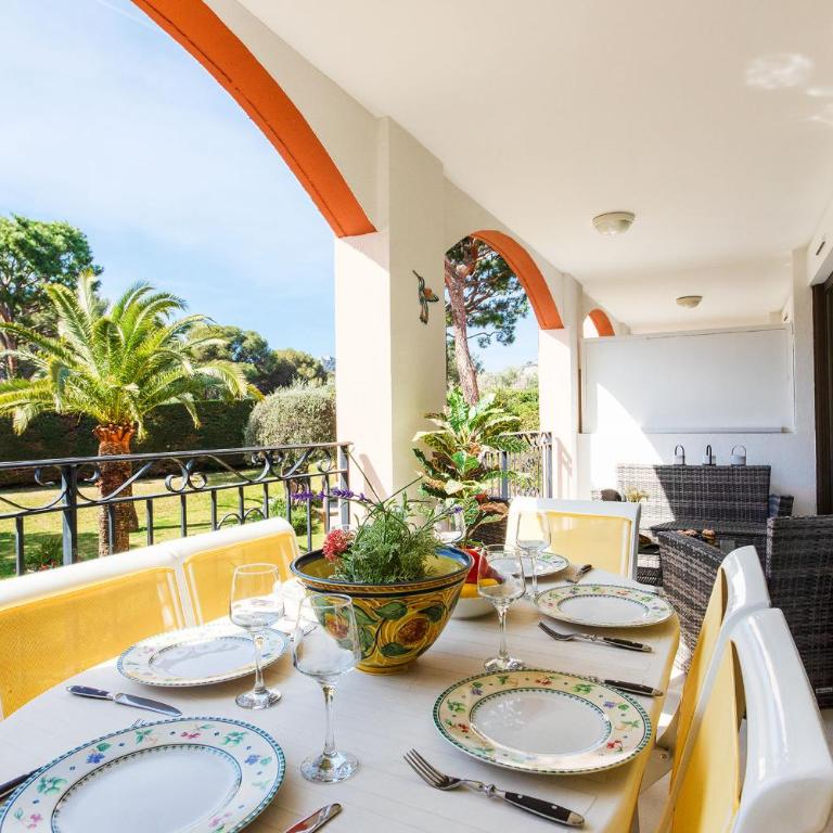 L'ANGE GARDIEN AP4269 by Riviera Holiday Homes - Appartement - Vue sur Jardin - 1