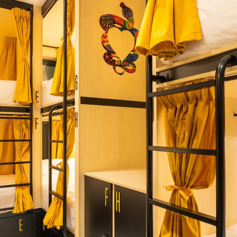 Petit Hostel Palacio Real - Cama en habitación compartida mixta de 10 camas - 6