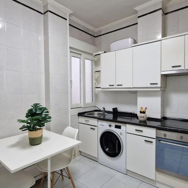 Cozy apartment in the City Center by ALOHA Bilbao - Two-Bedroom Apartment - 5