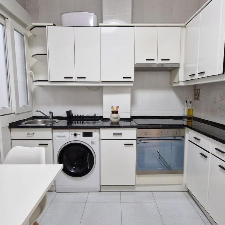 Cozy apartment in the City Center by ALOHA Bilbao - Two-Bedroom Apartment - 13
