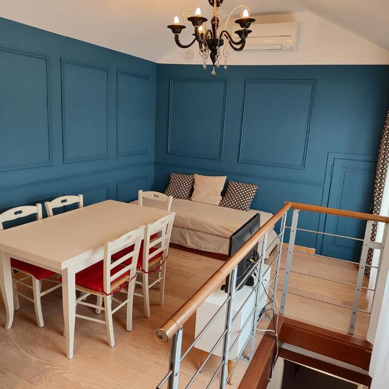 VENICE HOLIDAY TERRACE - Two-Bedroom Apartment - 26