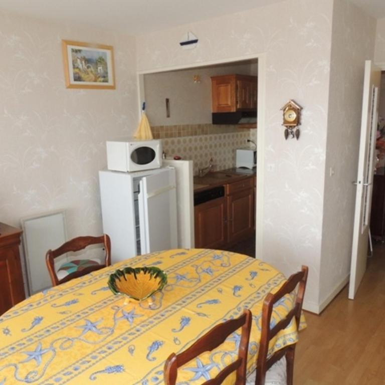 Appartement ensoleillé et spacieux avec parking, centre de Royan - FR-1-71-62 - Appartamento (4 Adulti) - 2