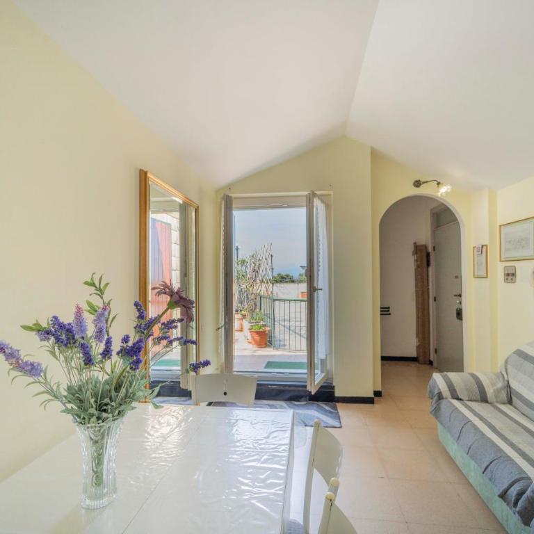 124 - Casa con Terrazza Sestri- 15Minuti a piedi dal Centro - Two-Bedroom Apartment - 2