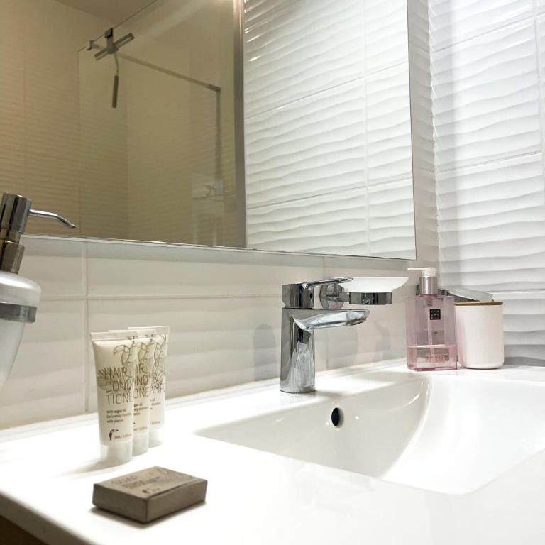 Très bel appartement dans résidence avec piscine à 5min des plages de Villeneuve Loubet. - Appartement 1 Chambre - 16