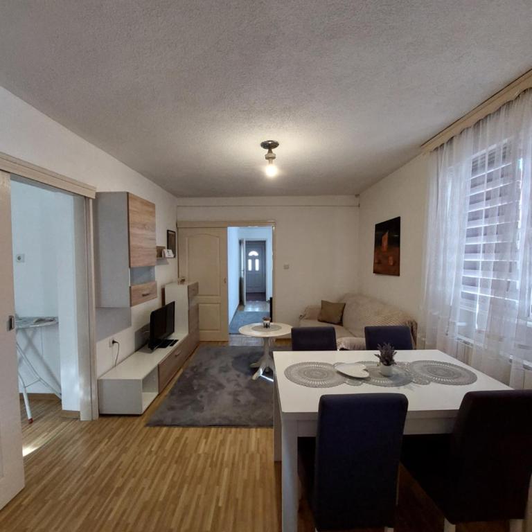 Apartment EM - Apartman sa 2 Spavaće Sobe - 2