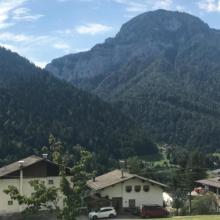 Casa indipendente per 10 persone nel Vanoi - Conte Moro, 6 camere e spazi per gruppi - Chalet - 85