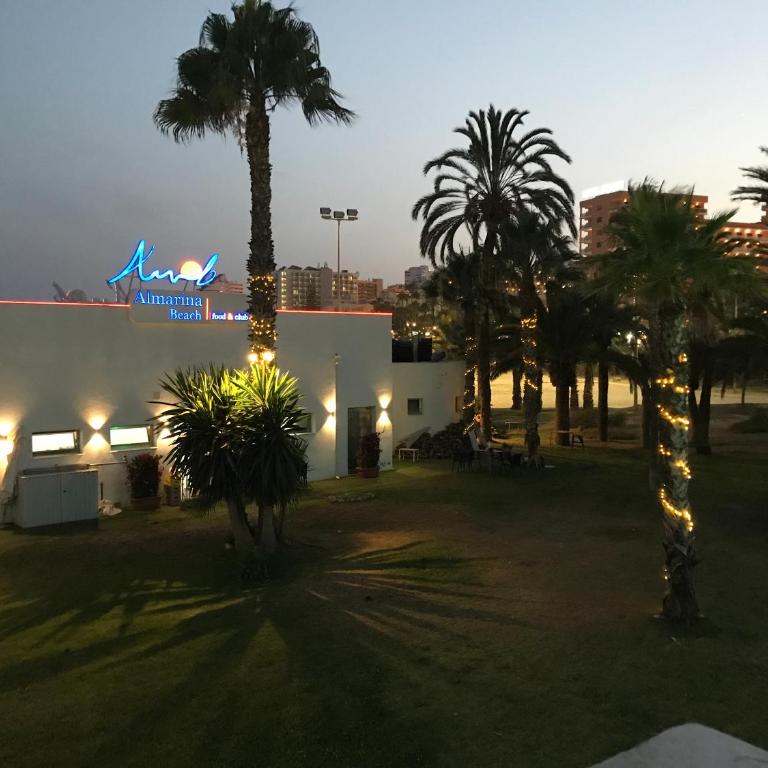 First Line to beach, sea view, sleeps 4 - One-Bedroom Apartment - 27