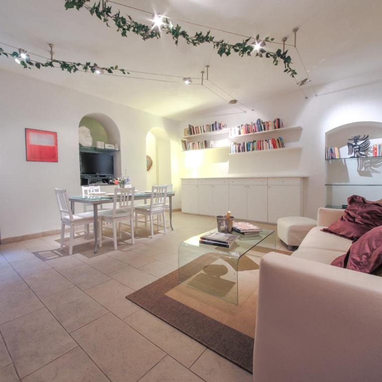 Duomo Deluxe Apartment - Appartamento con 2 Camere da Letto - 1