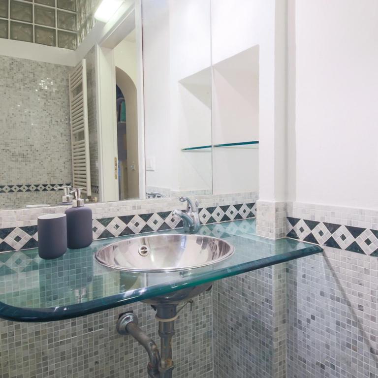 Duomo Deluxe Apartment - Appartamento con 2 Camere da Letto - 4