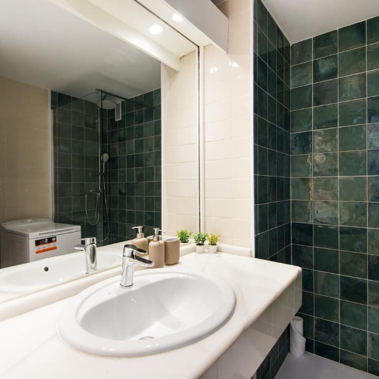 ALOHA MARINA Private APARTMENT 1st line Ocean Beach CARIHUELA - One-Bedroom Apartment - 17