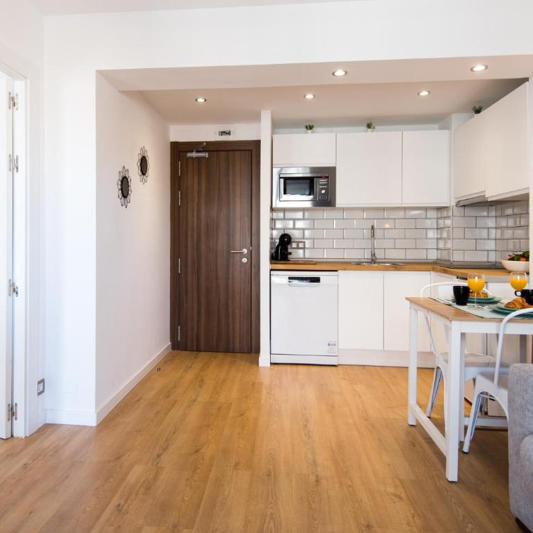 ALOHA MARINA Private APARTMENT 1st line Ocean Beach CARIHUELA - One-Bedroom Apartment - 16