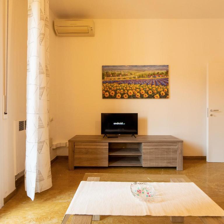 HouSmart Cimabue 1 - Two-Bedroom Apartment - 20