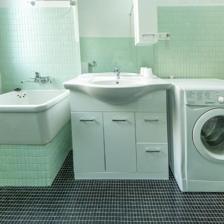 HouSmart Cimabue 1 - Two-Bedroom Apartment - 13