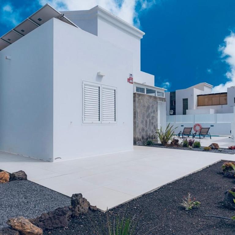 Casa Haize Alaia - Three-Bedroom Villa - 1