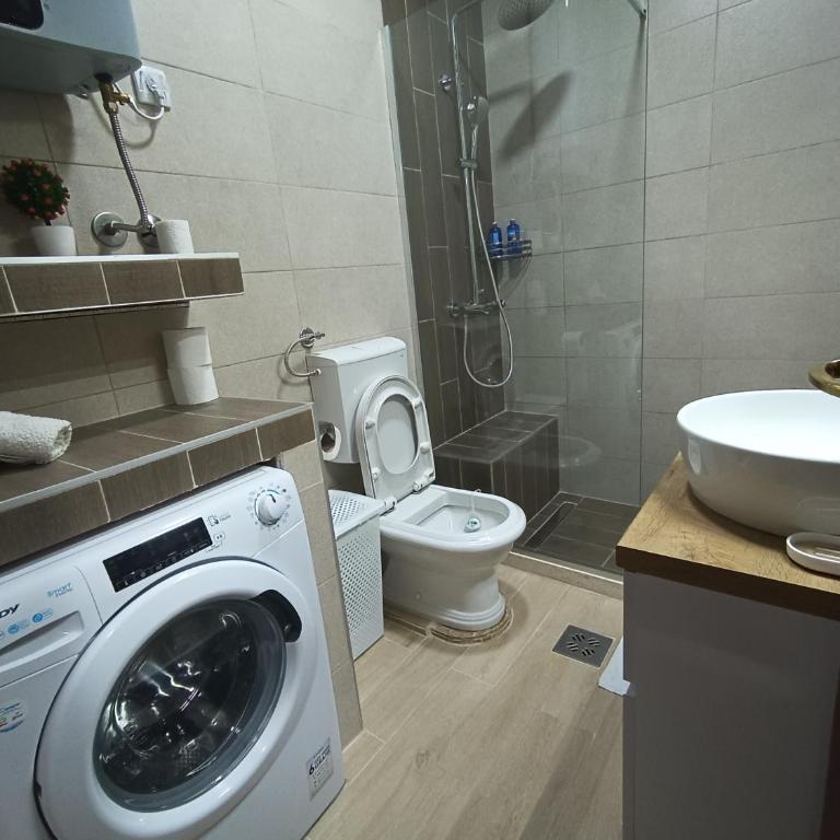 Guesthouse BiT Accommodation - Triple Room with Shared Bathroom - 8