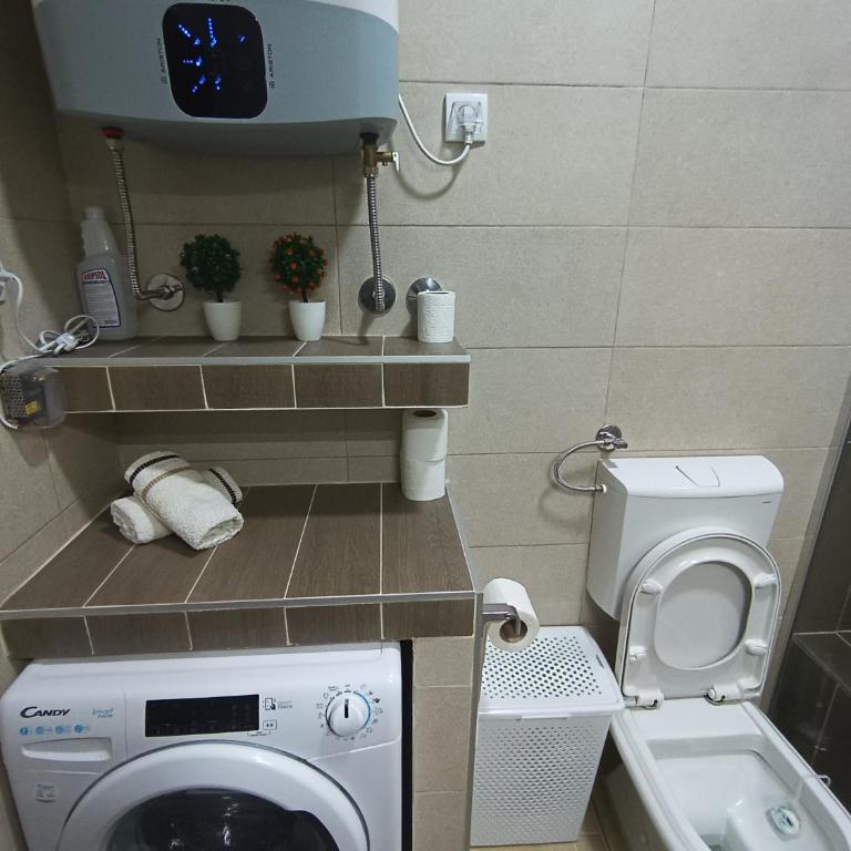 Guesthouse BiT Accommodation - Triple Room with Shared Bathroom - 7