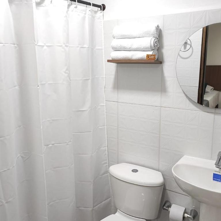 Ayenda Hotel Helenas - Habitación Triple Estándar - 2