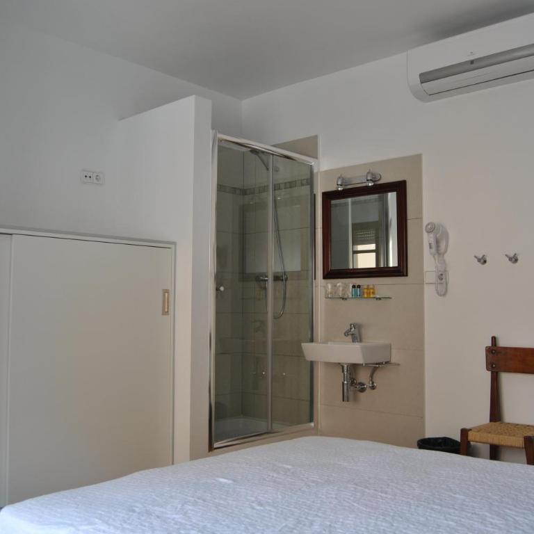 Hostal Ripoll Ibiza - Habitación Doble con baño compartido - 1 o 2 camas - 8