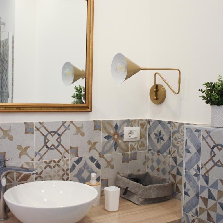 Sa Prazza GuestHouse - Deluxe Double Room - 10