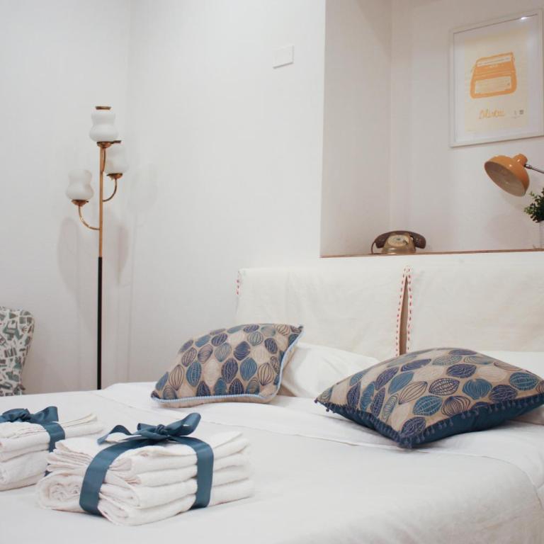 Sa Prazza GuestHouse - Double Room with Patio - 8