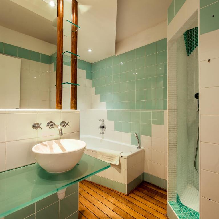 EXCEPTIONNEL !!! VENEZ SEJOURNER DANS LES 3 SUITES D'UN AUTHENTIQUE ANCIEN PALACE DE LA "BELLE EPOQUE" de 1874 !!! UNIQUE !!! - Appartement en Duplex - 13