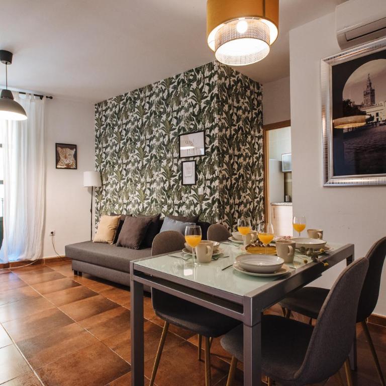 HomeySeville- Bright Apartment at Santa Cruz 6 pax, Parking Optional - Two-Bedroom Apartment - 29