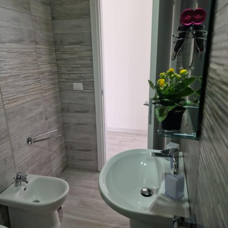 La Stazione 92 - King Room with Balcony - 7