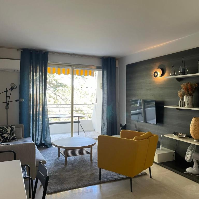 C012-Appartement confortable avec piscine, tennis et grand parc - Appartement - 1
