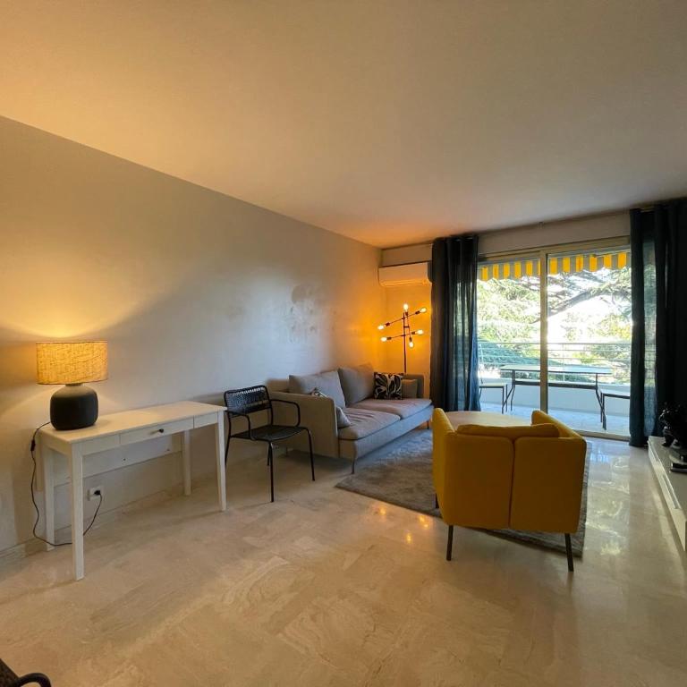 C012-Appartement confortable avec piscine, tennis et grand parc - Appartement - 4