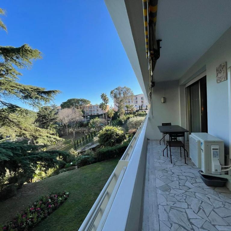 C012-Appartement confortable avec piscine, tennis et grand parc - Appartement - 16