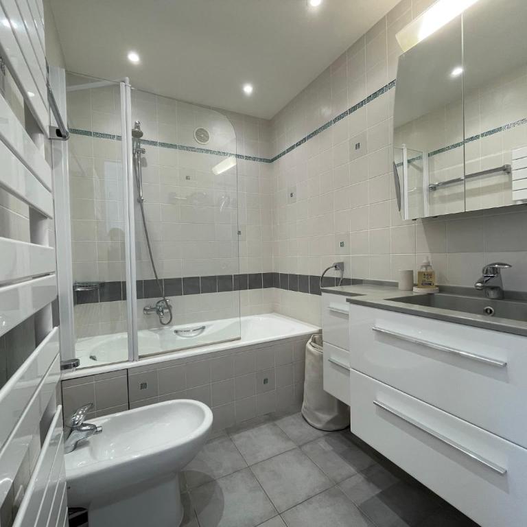 C012-Appartement confortable avec piscine, tennis et grand parc - Appartement - 13
